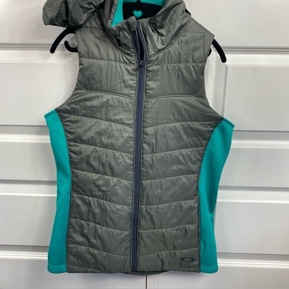 Oakley Jackets & Blazers - Oakley Women’s Gray And Teal Quilted Full Zip Puffer Swank Vest With Hood Medium
